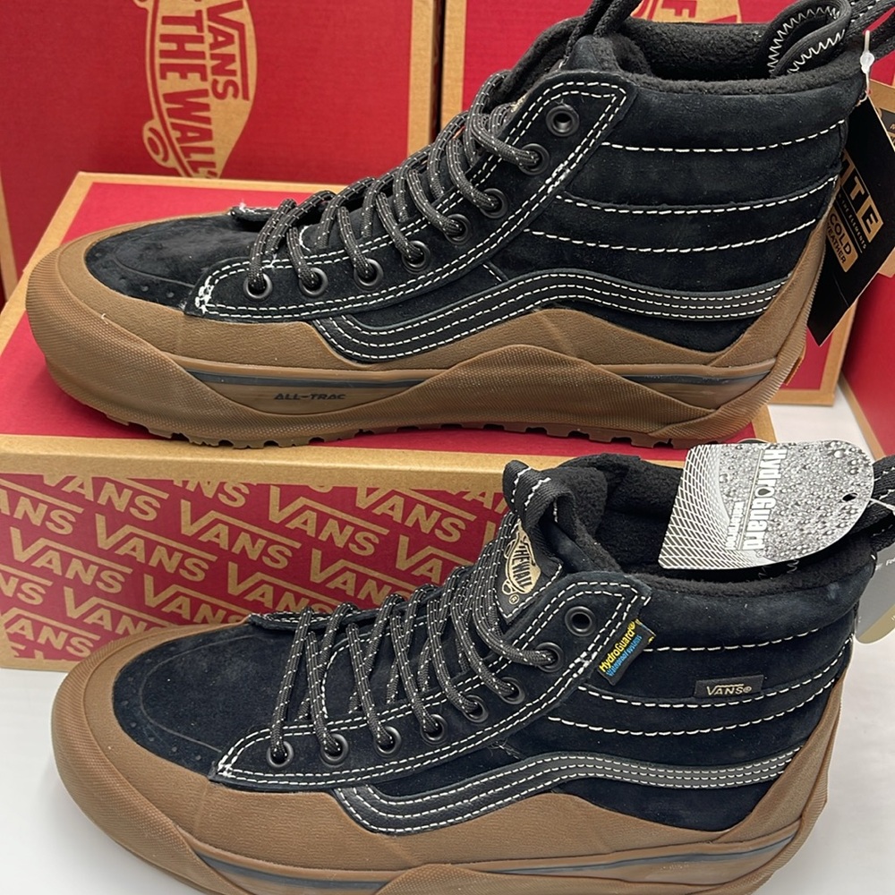 Vans Women’s Sk8-Hi Dip Mte-2
Black/Gum
VN0009QKB9M
Boots Cold Weather Sneakers - Picture 3 of 16
